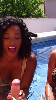 Jacuzzi tin logon ki chudaee - hot laitina aur saanvli land choosti hain - kiki minaj aur bella diosa