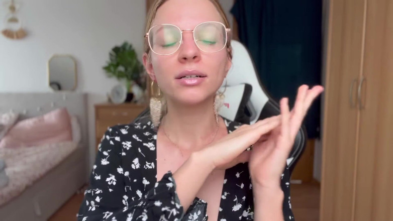 Goddess_Bella_Rae: Why the Passport Bros Are Betas in Disguise