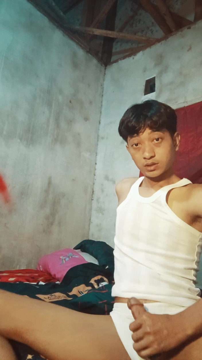 EKI WINATA: I'm Doing Finger Exercises at Night