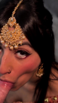 Pakistani Bhabi Aaliyah Yasin Lets a White Cock Cum in Her Mouth