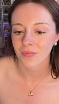 De près, je te supplie pour un facial