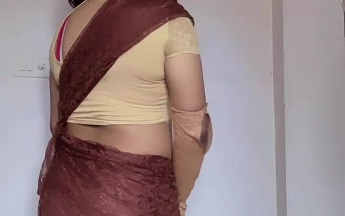 ModelMona14: Mona Bottom Crossdresser Saree