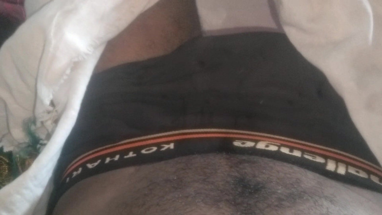 DesiDarkArt: Vesnický chlapec domácí velký Lund honění