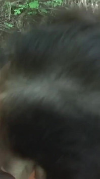 Je baise la chatte poilue mouillée de cette mamie sexy et sexy aux petits seins naturels jusqu'à ce que je lui éjacule dessus