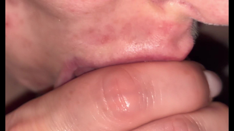 Leo15398: Saya pancut ke dalam mulutnya.