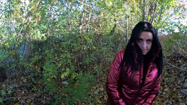 MilfyCalla: Fetish 316 nyepong kontol di luar ruangan yang berisiko di pinggir...