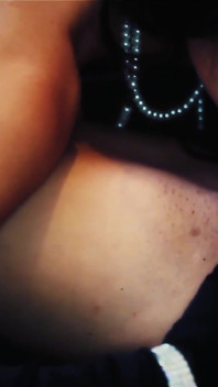 Bailee prövar lesbisk sex med Carmen Rose