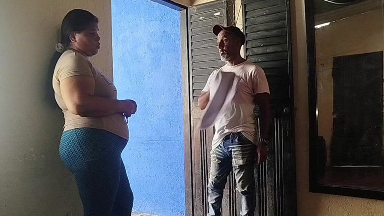 Adribella69: 我让一个陌生人把精液填满我的阴户作为报复，因为他的妻子和他最好的朋友给他戴绿帽
