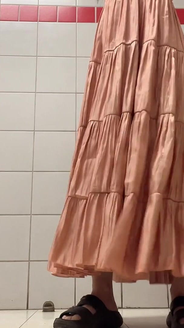 sweethanajapanese: Piss in Toilet Room Hana Cute