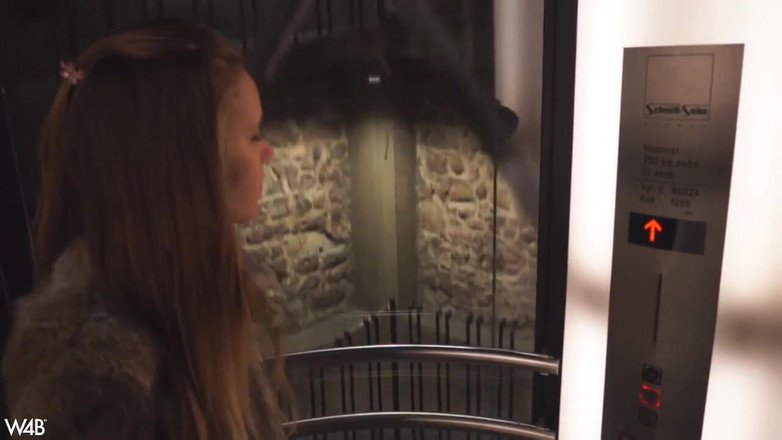 Watch4beauty: 追逐她的尾巴