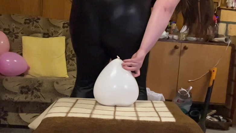 BeachBallsDuo: Bigbootylucy Stai popped 16 baloane foarte puternice în formă de inimă! 2 camere...