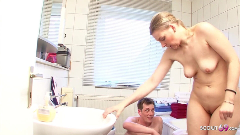 Full porn collection: Alemã milf vai para um artesão e é fodida no cu