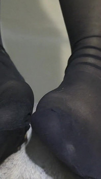 Footjob z pończochami z Latiny