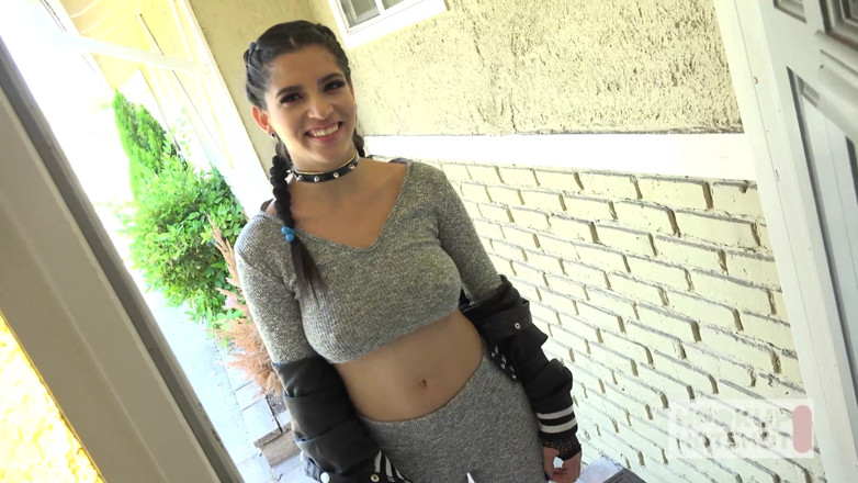 Hookup Hotshot: Seksi latin gabriella lopez götünü siktiriyor!