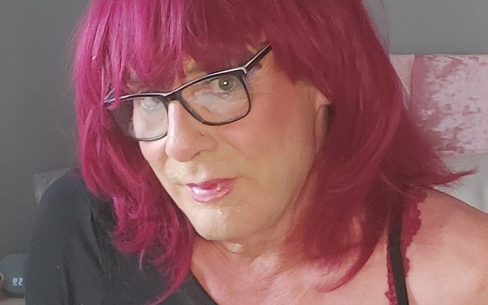 Juniperberi29: Sexy Masturbace June - Juniper Beri