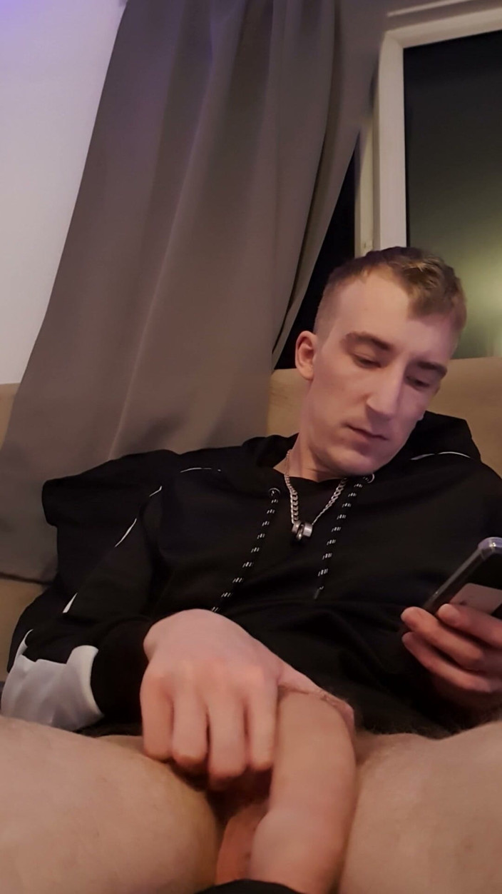 Adamross: Wanking While Watching Straight Porn