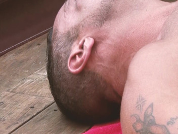 SEXUAL SIN GAY: Сцена 4_twink гея в купальнику насолоджується смоктанням члена м'язистого хлопця в басейні