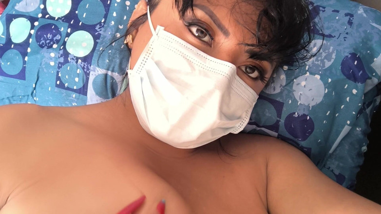 NEGRITA SEXY: Mooie rondborstige studente krijgt zichzelf opgewonden en fantaseert over seks,...