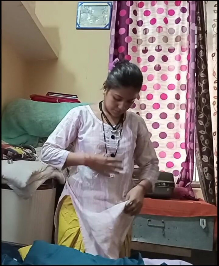 sashaa: Bhabhi se převléká