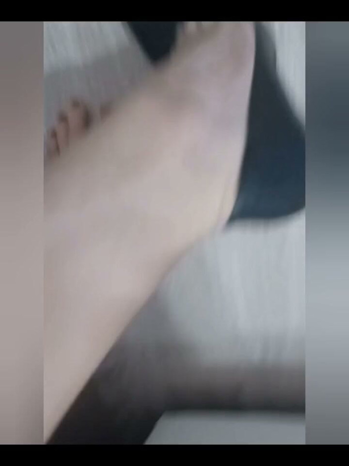 Dominatrix Miss Patricia Stark: Te voi face să le adulmeci!