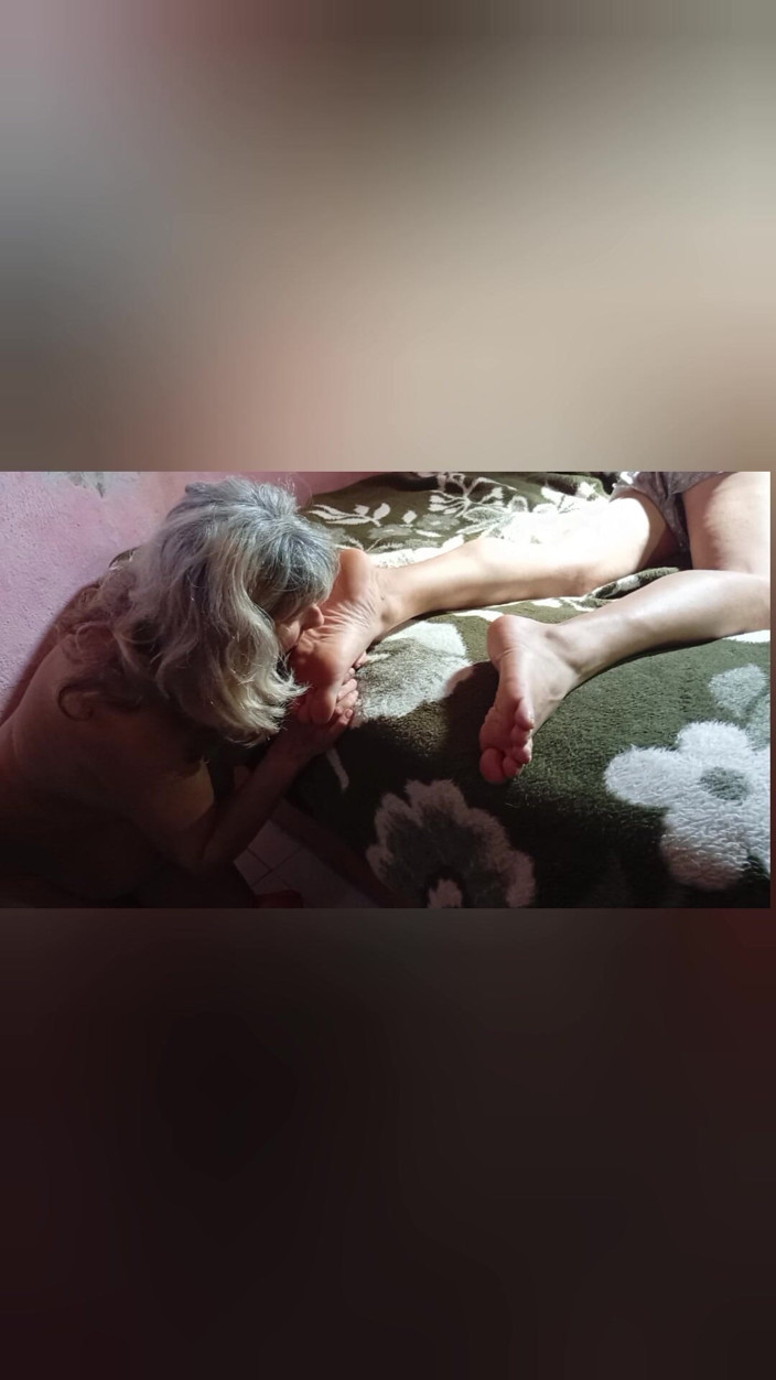 Casal Gresopio BDSM: Adorování nohou Don Gresopio 1