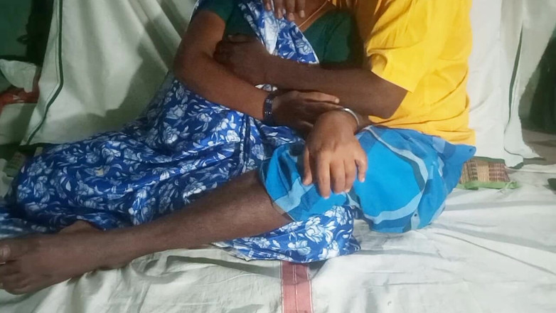 Desi Sathiya: Indiana fofa esposa marido curte momento romântico