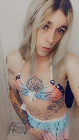 CarmenMelatonin: Sexy swimsuit slut