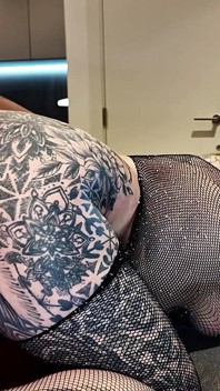 Blowjob dan ngentot antar ras smokey