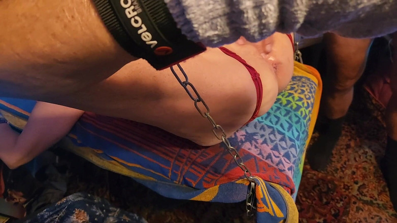 Gussfuss: Das Jahr in Bondage 16