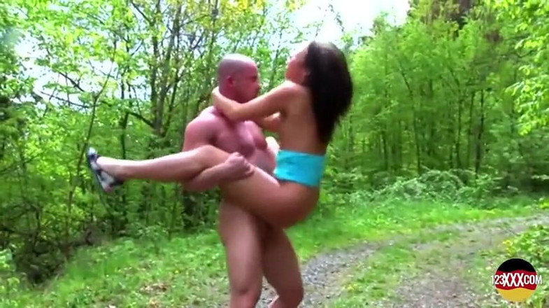 123XXX - Fucked Amateurs in Germany!: 可爱被搭讪在户外口交和做爱