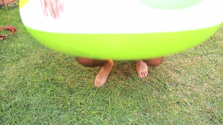 Inflatable Lovers: Großes schwimmen