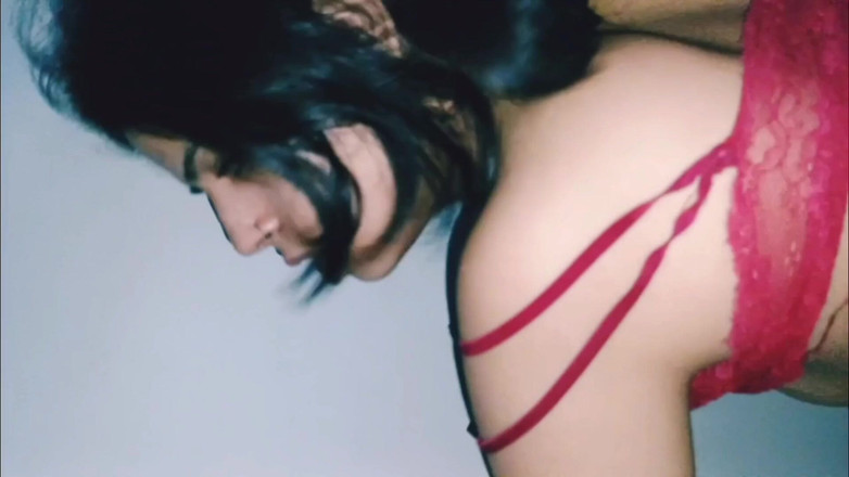 Hot Sis: Latika和继兄玩粗暴性爱