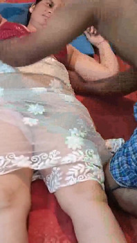 Bhabhi Randi panas India mengongkeknya pada gaya romantik