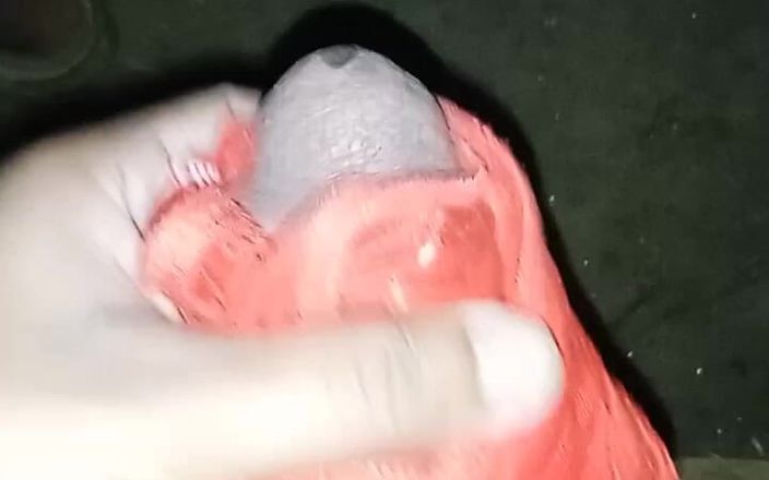 Many form: Kakak ipar india lagi asik masturbasi di luar ruangan sambil...