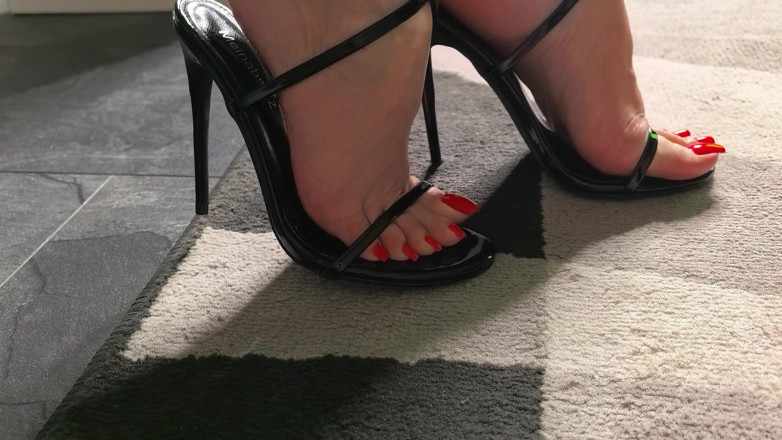 Goddess Lena: Heels Show