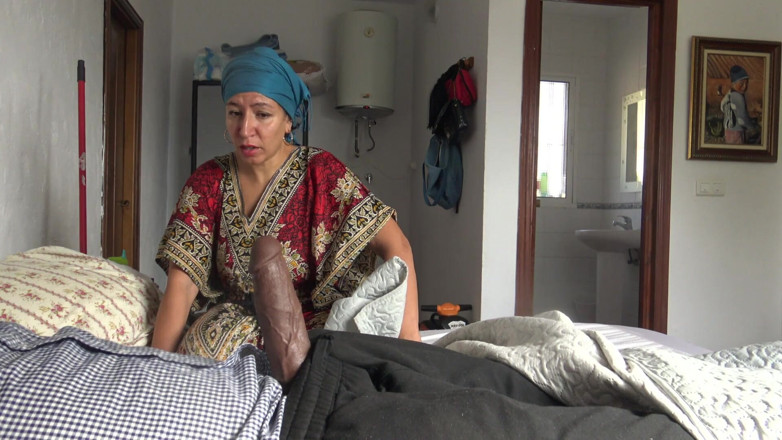 Souzan Halabi: Limpieza de trampas con turista negra en hotel en Estambul