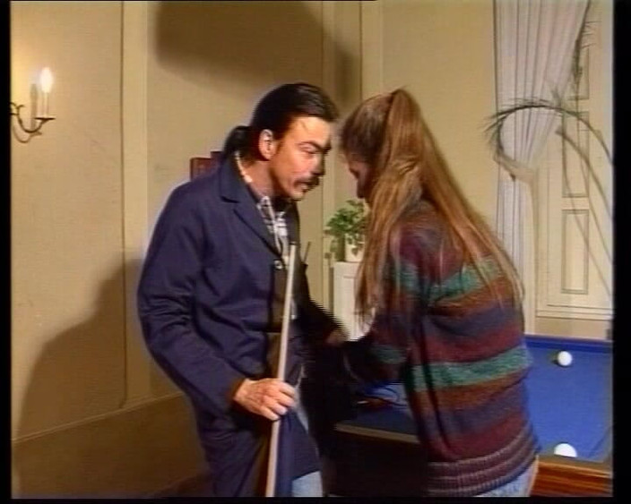 Deutsche Frauen: Ohromující kočička z Německa byla ošukaná na kulečníkovém stole