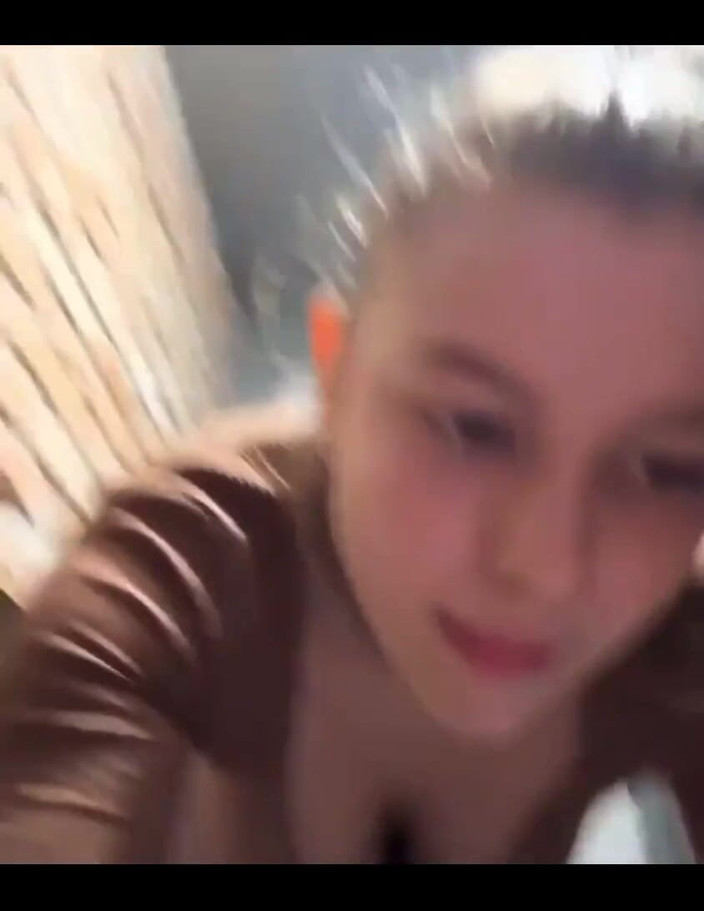 JuiceLussie: Foda anal e esguichando muito no vestiário