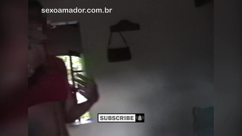 Amateurs videos: besharm dost bedroom men aadhe nagn hokar baat kar rahe...