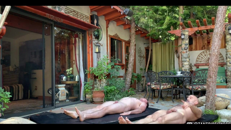 Tantric Fitness: ネイキッドピラティスワークアウト!