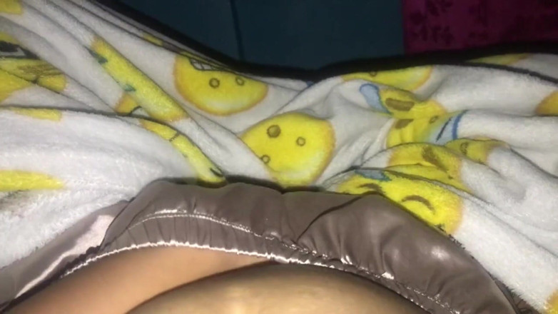 sofiasexxx: Můj soused slyší moje sténání, když masturbuji