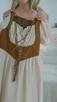 An Elegant Wife Puts on a New Outfit for Her Enormous Breasts.