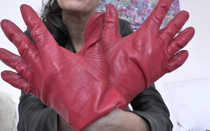 Lady Victoria Valente: 短い革手袋と手袋の匂いを嗅ぐPOVのデモンストレーション、ビクトリアヴァレンテ夫人
