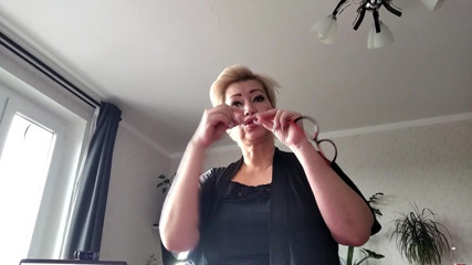 AimeeParadise: Aimee Paradise, femme mariée russe mature cool, enseigne le sexe...