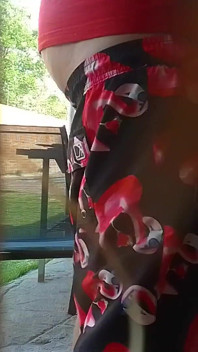 邻居热辣的妻子总是想看我撸管