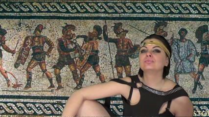 Sexy Milf: Verdadera diosa romana chupando tu polla