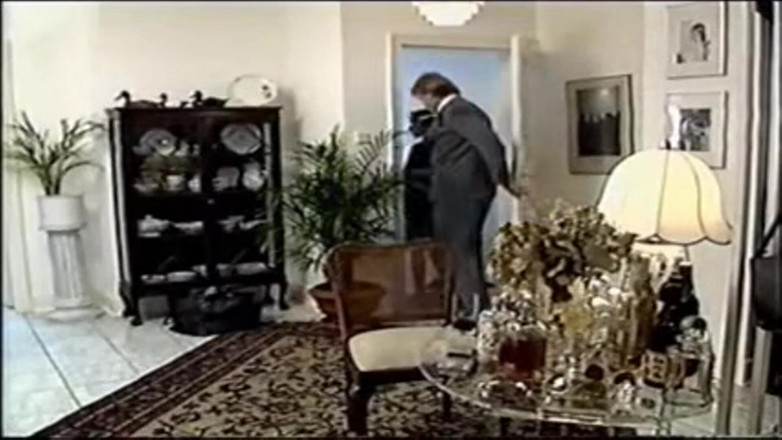 Bisco Birchwood Productions: Fată tânără cu ochelari explorează lumea sexului cu pișat în piele!.