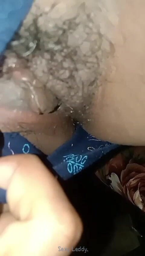 Sexy_Leddy: Sexig fru Ko Aadhi Rat Ko Choda Mast Chut Gili...