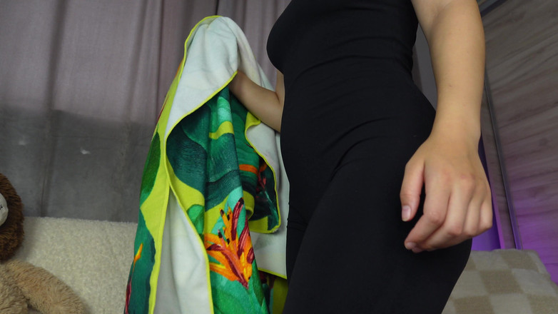 AmayaMori: Dělám stydké pysky v legínách s olejem 4K