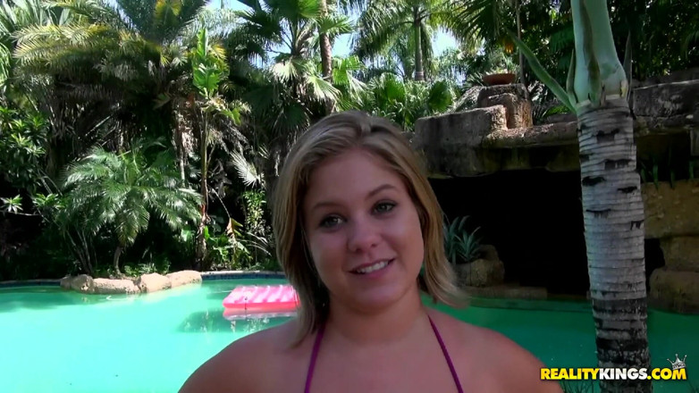 Big Naturals: Big Naturals - Ellie's Breasts Were a Handful